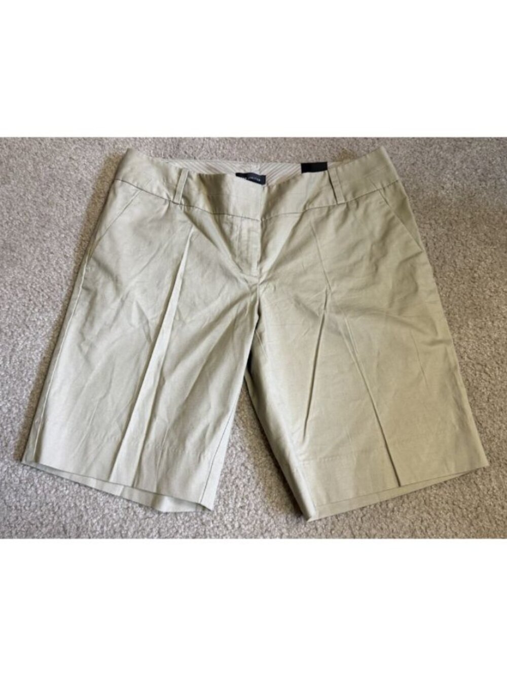 The Limited Women's Size 6 Walking Short 10" Inseam